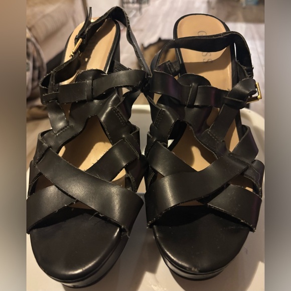 GUESS Black Strappy Women's Platform Sandals - Picture 1 of 2